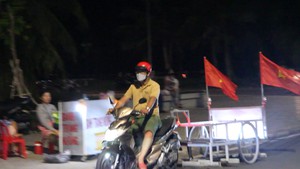 Góc nhìn trưa nay | Chuyện về chàng trai chạy xe hút đinh trên đường