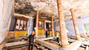 Video: Xem ‘thần đèn’ di dời chánh điện chùa Diệu Đế, nơi có bức tranh quý ‘Long vân khế hội’