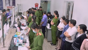 Video: Khởi tố ba lãnh đạo và sáu đăng kiểm viên trung tâm đăng kiểm ở Đồng Nai tội nhận hối lộ