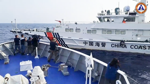 Trung Quốc huy động cả ba lực lượng trên biển để ngăn cản tàu tiếp tế Philippines đến bãi Cỏ Mây