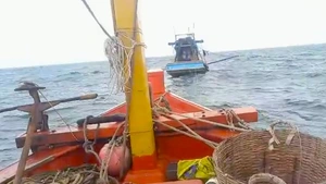 Lời kể của ngư dân trên tàu cá bị tấn công bằng súng đạn chì và bom xăng
