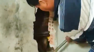 Phá tường cứu hai người trong căn nhà bị đất đá vùi lấp ở Thừa Thiên Huế