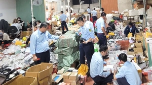 Bắt kho hàng nhái hơn 100.000 sản phẩm ở Gia Lai