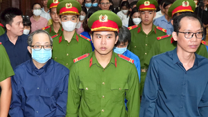 Nguyễn Minh Quân thuê người rửa xe làm giám đốc 4 công ty, lương 40 triệu/tháng