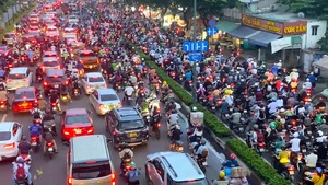 Tai nạn một người tử vong, đường Phạm Văn Đồng kẹt xe ngay giờ cao điểm