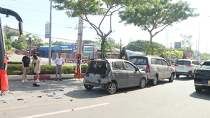 Xe khách Phương Trang va chạm liên hoàn với 4 ô tô ở Vũng Tàu