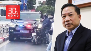 Bản tin 30s Nóng: Luật sư nhận định vụ chặn đầu xe biển xanh; Khai trừ Đảng ông Lưu Bình Nhưỡng