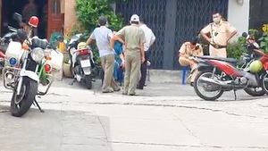 Video: Phong tỏa con hẻm ở đường Bà Hom quận 6 để điều tra vụ bé gái tử vong