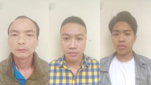 Video: Khởi tố, bắt giam nhóm người đánh hai nữ nhân viên gác chắn đường tàu ở Đà Nẵng