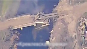 Video: Nga đánh sập cây cầu tiếp viện chiến lược của Ukraine