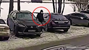 Video: Camera ghi hình thủ phạm cài bom xe tỉ phú truyền thông Nga