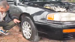 Video: Điều tra vụ hàng chục ô tô bị chọc thủng lốp khi đỗ trên vỉa hè Hà Nội