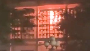 Video: Trụ sở Phòng Giáo dục và Đào tạo bốc cháy trong đêm