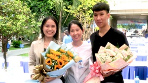Video: Cuộc hội ngộ giữa bác sĩ và những 'em bé thụ tinh trong ống nghiệm' đầu tiên tại Việt Nam