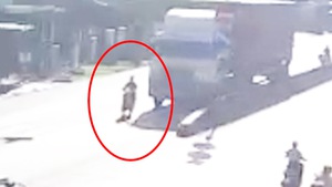 Xe container va chạm xe máy làm người phụ nữ chết tại chỗ ở Tiền Giang
