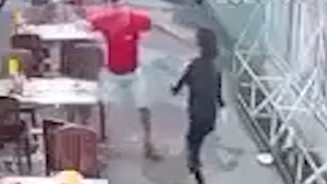 Một phụ nữ bị đánh tại quán ăn do ghen tuông, người đàn ông ra tay thừa nhận hành vi với công an