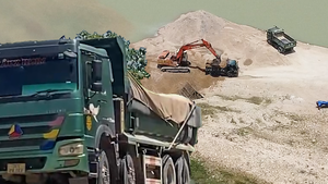 Mỏ cát ở Bình Định bị 'tuồn hàng' bán ra ngoài, chính quyền và chủ mỏ nói gì?