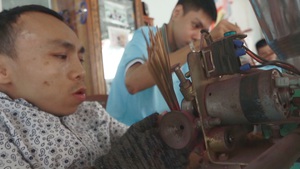 Góc nhìn trưa nay: Những thầy giáo ‘da cam’