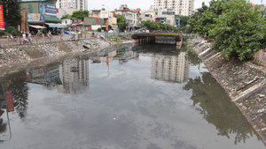 Xây đập để hồi sinh những dòng sông chết ở Hà Nội, có khả thi?
