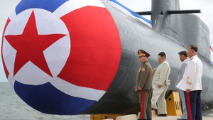 Cận cảnh 'tàu ngầm tấn công hạt nhân chiến thuật' Triều Tiên vừa công bố