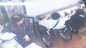 Hình ảnh trích xuất camera quán phở bị tố 'đuổi khách vì ngồi xe lăn' cho thấy sự thật gì?