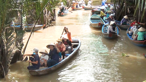 Tiền Giang đón đoàn hơn 1.000 khách Ấn Độ đến tham quan, trải nghiệm vùng sông nước