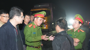 Tai nạn trên cao tốc Cam Lộ - La Sơn khiến 2 người chết, 7 người bị thương