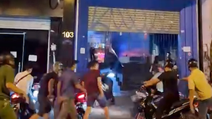 Cảnh sát hình sự bắt vụ nhà hàng Crystal ở TP.HCM cho nhân viên nam, nữ bán dâm, thu tiền tỉ
