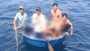 Tìm thấy 3 thi thể trong vụ chìm sà lan ở Lý Sơn