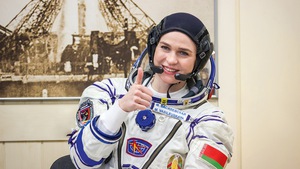 Nữ phi hành gia 33 tuổi người Belarus cùng 2 đồng nghiệp đáp tàu Soyuz của Nga về Trái đất an toàn
