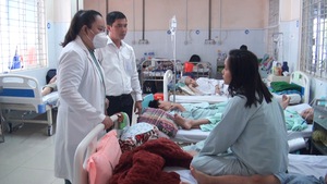 Hàng trăm người nhập viện sau khi ăn bánh mì ở Đồng Nai