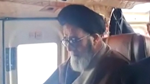 Giáo sĩ đi chung Tổng thống Iran, còn sống một giờ sau khi máy bay rơi
