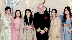 Đám cưới xa hoa hàng trăm triệu USD của con trai út tỉ phú Ấn Độ Mukesh Ambani