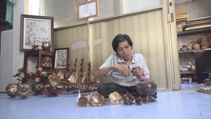 Góc nhìn trưa nay | Thú vị biến gáo dừa thành những bông hoa