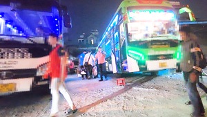 TP.HCM: 'Xe dù, bến cóc' trên tuyến quốc lộ 1 vẫn hoạt động