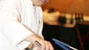 Đầu bếp Charles Phan: Đại sứ ẩm thực Việt trên đất Mỹ