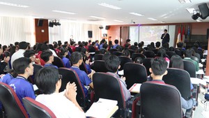 Hơn 2.000 học sinh nô nức trải nghiệm làm sinh viên SIU
