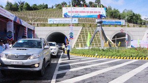 Thông xe hầm Đèo Cả, rút ngắn thời gian qua đèo còn 10 phút