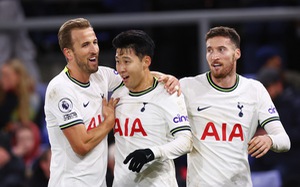 Harry Kane, Son Heung Min giúp Tottenham thắng trận đầu tiên sau World Cup
