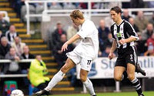 Trông chờ Alan Smith tỏa sáng