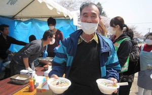 900 tô phở Việt cho Miyagi