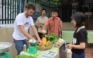 Thứ bảy đi chợ phiên hồ Tây