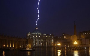 Những sự kiện "nhức nhối" liên quan đến Giáo Hoàng Benedict XVI