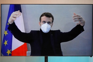 Khi Tổng thống Pháp Macron tự khai báo sức khỏe
