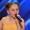 Bé gái 12 tuổi thi hát khiến khán giả phải đứng dậy reo hò