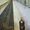 'Chị đại bí ẩn' phanh áo giữa ga tàu điện, sau màn catwalk đỉnh cao