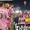 Khoảnh khắc Messi nhường băng đội trưởng cho đồng đội trước khi nâng cúp
