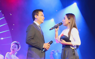 Phi Nhung, Mạnh Quỳnh tái ngộ trong liveshow “20 năm kỷ niệm”