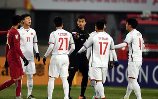 Xem lại những quyết định khó hiểu với U23 VN của trọng tài Muhammad Taqi