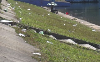 Báo động tình trạng xả rác tại KDL Quốc gia hồ Tuyền Lâm